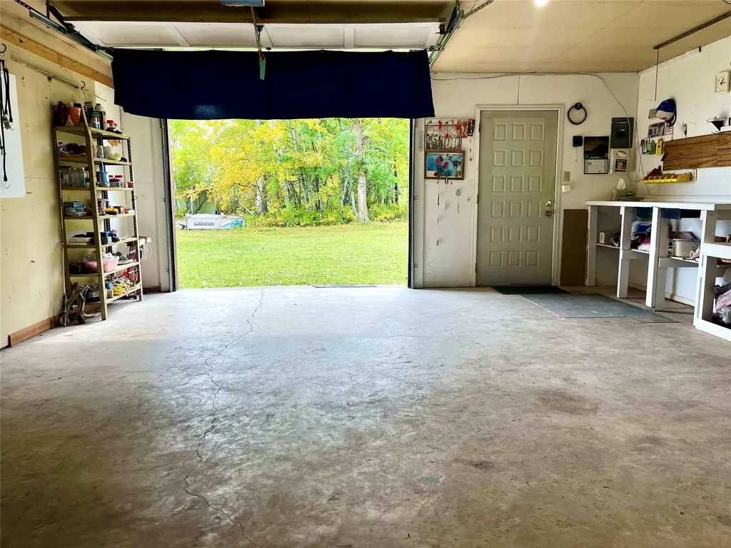 28 W Shore Road Babb MT 59411