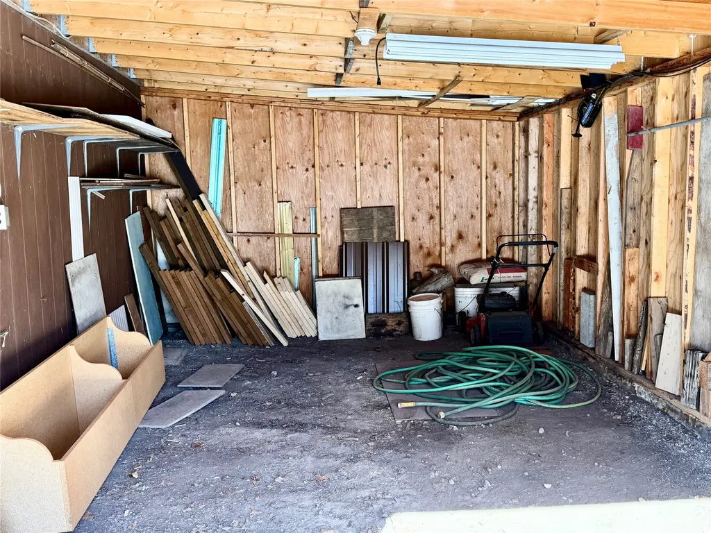 28 W Shore Road Babb MT 59411