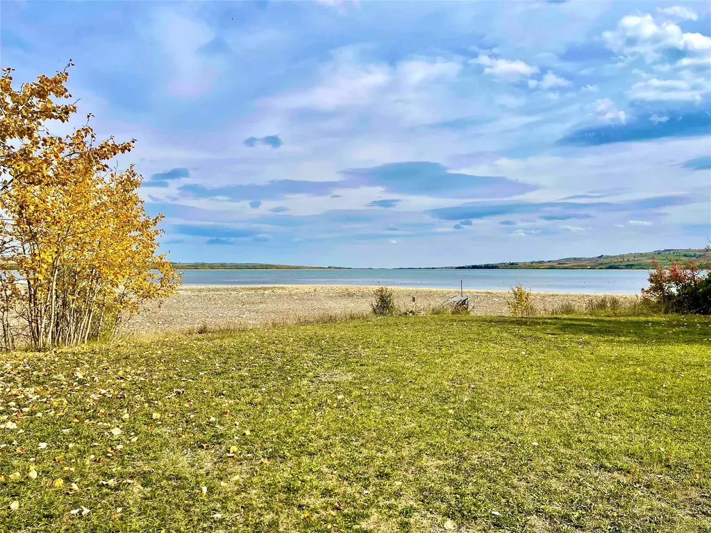 28 W Shore Road Babb MT 59411