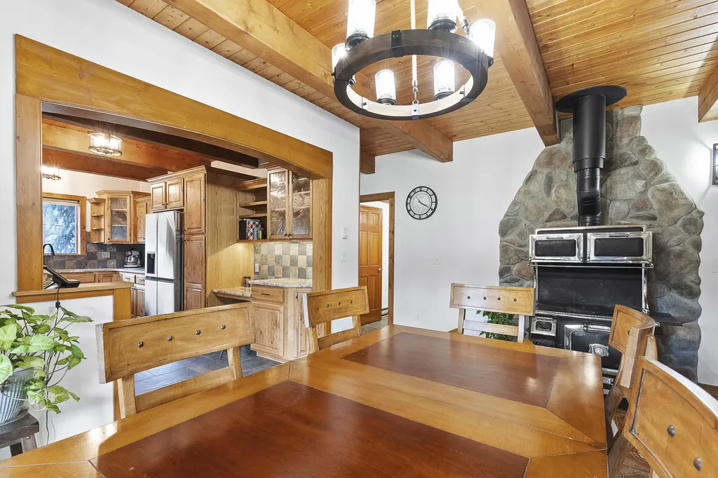 1862 Mountain Meadow Lane Victor MT 59875