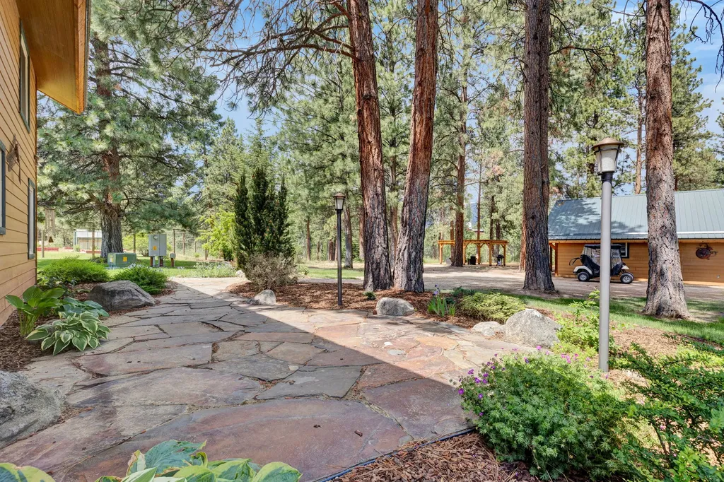 1862 Mountain Meadow Lane Victor MT 59875