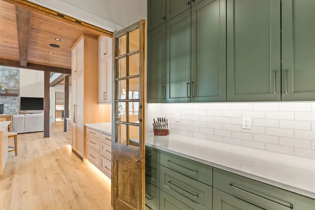 1275 Lower Valley Road Kalispell MT 59901