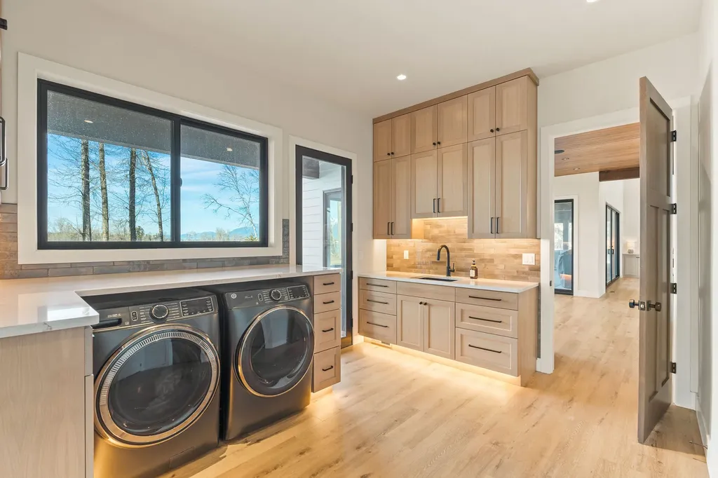 1275 Lower Valley Road Kalispell MT 59901