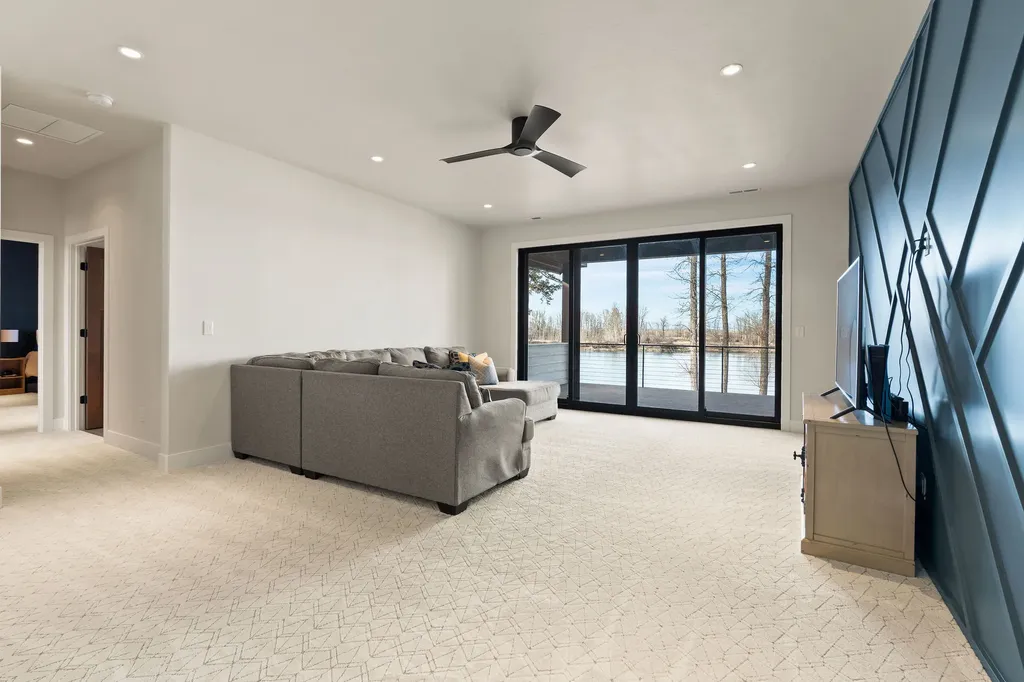 1275 Lower Valley Road Kalispell MT 59901