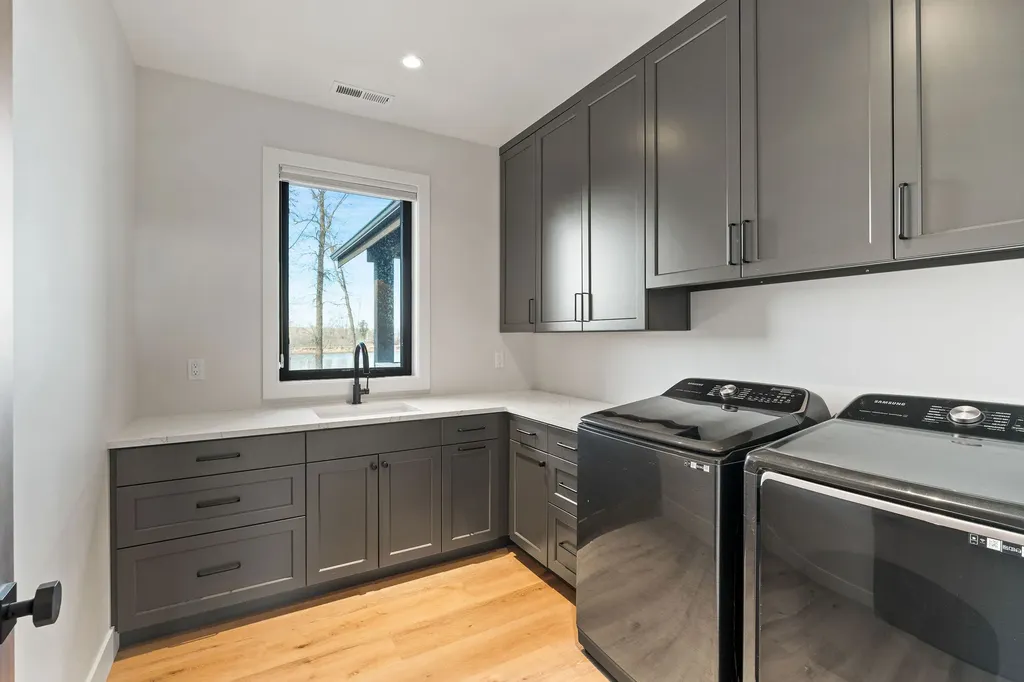 1275 Lower Valley Road Kalispell MT 59901