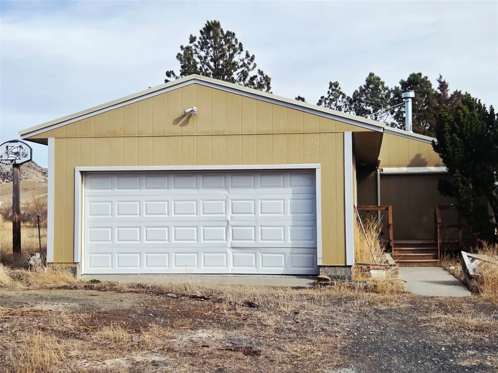 117 Yellowstone Road Whitehall MT 59759