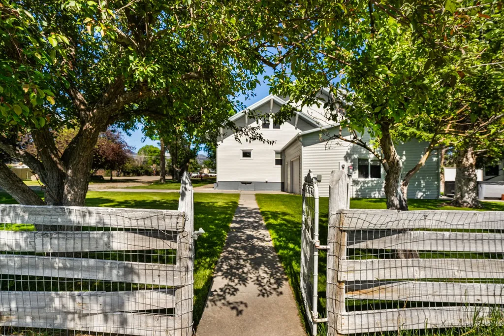 204 Boundary Street Sheridan MT 59749