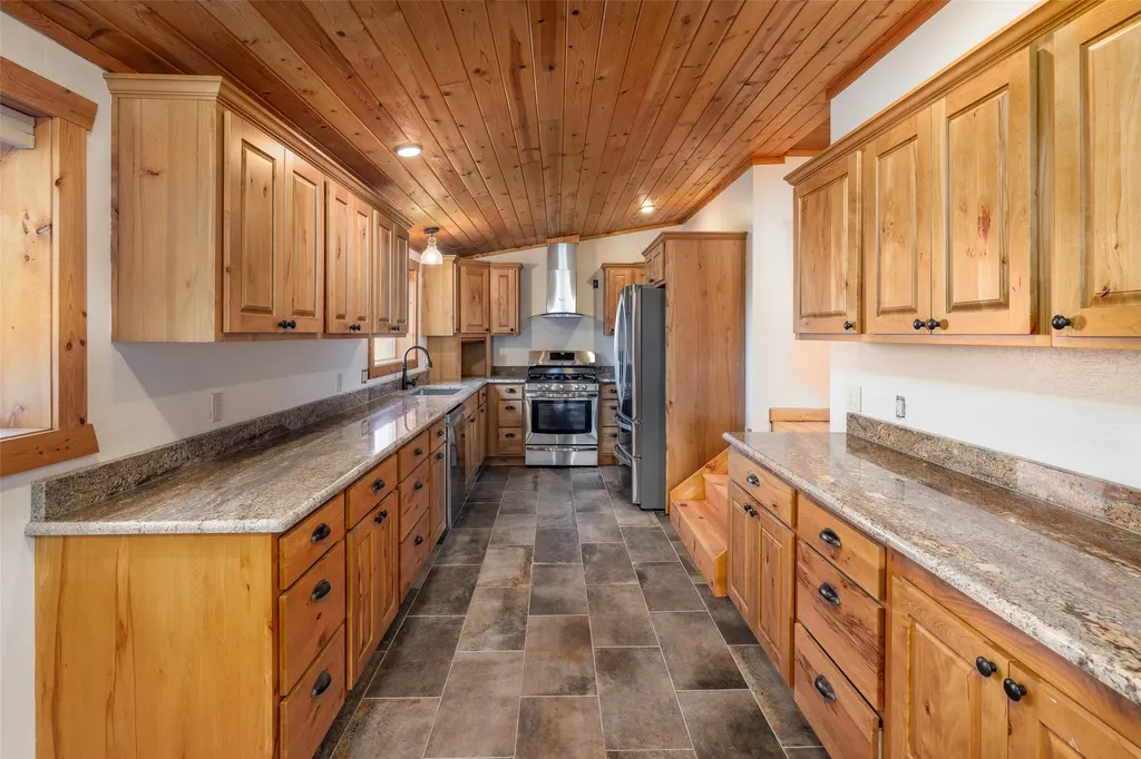 5 Shoshoni Way Pray MT 59065