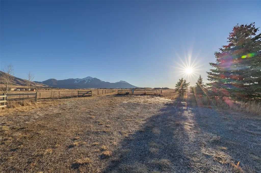 5 Shoshoni Way Pray MT 59065
