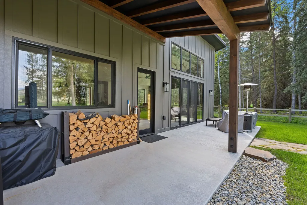 757 Lodgepole Road Whitefish MT 59937