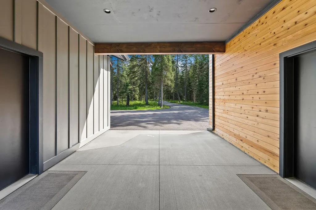 757 Lodgepole Road Whitefish MT 59937
