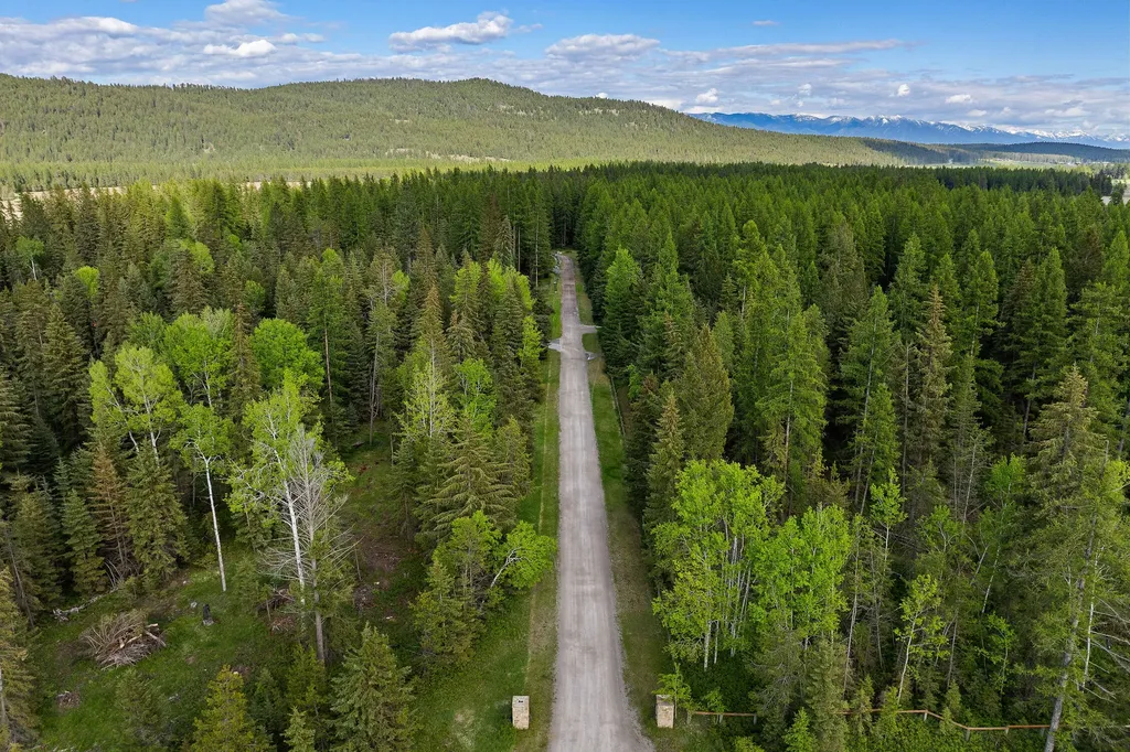 757 Lodgepole Road Whitefish MT 59937
