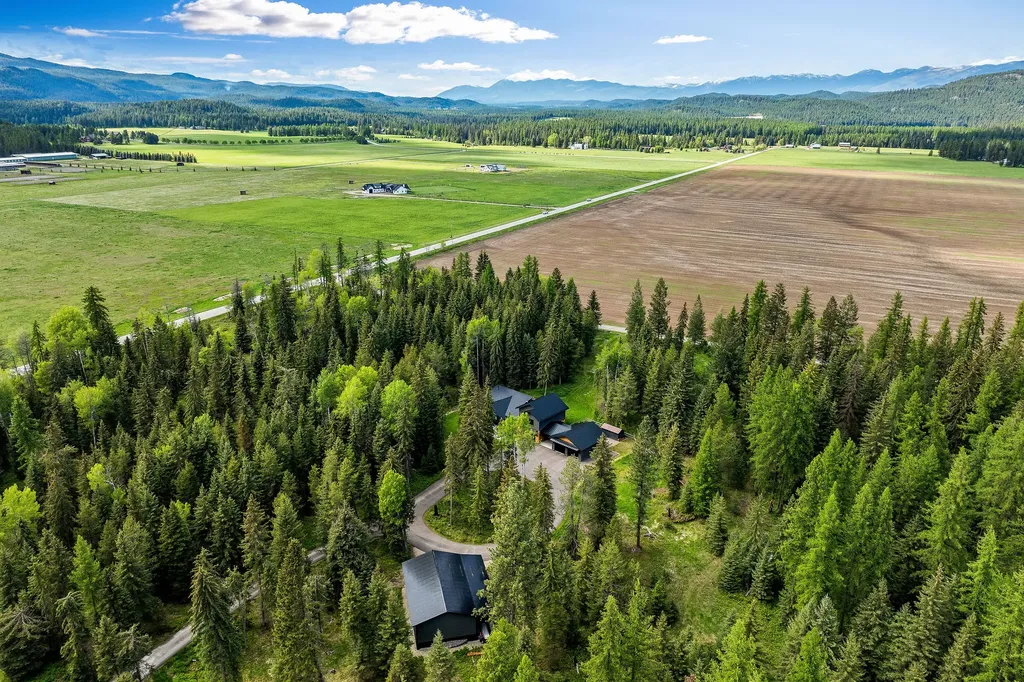757 Lodgepole Road Whitefish MT 59937