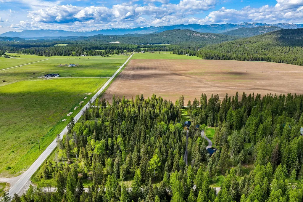 757 Lodgepole Road Whitefish MT 59937