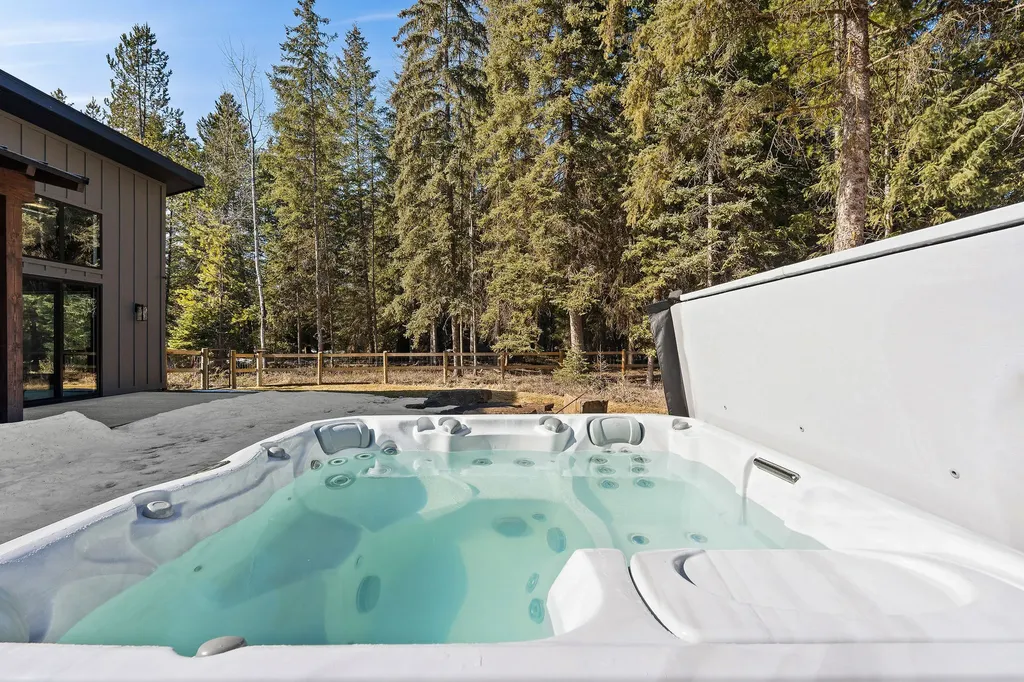757 Lodgepole Road Whitefish MT 59937