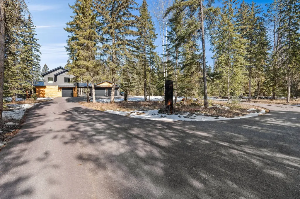 757 Lodgepole Road Whitefish MT 59937