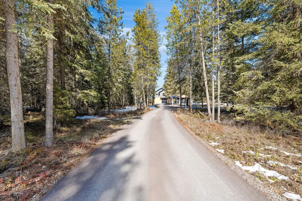 757 Lodgepole Road Whitefish MT 59937