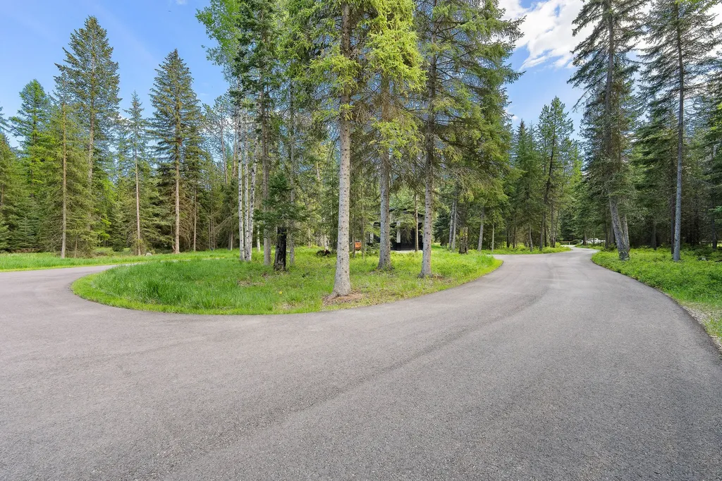 757 Lodgepole Road Whitefish MT 59937