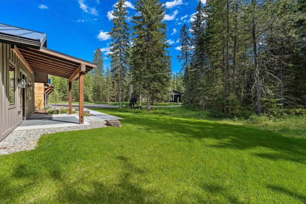 757 Lodgepole Road Whitefish MT 59937