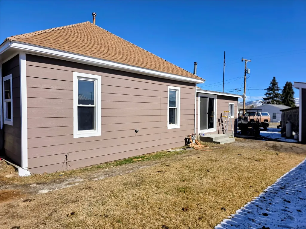 1103 Washington Street Deer Lodge MT 59722