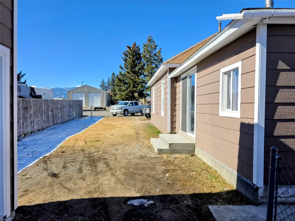 1103 Washington Street Deer Lodge MT 59722
