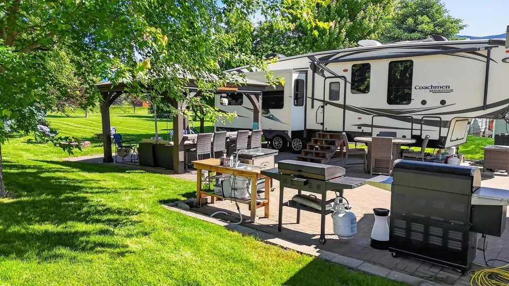 185 Kingfisher Loop Eureka MT 59917