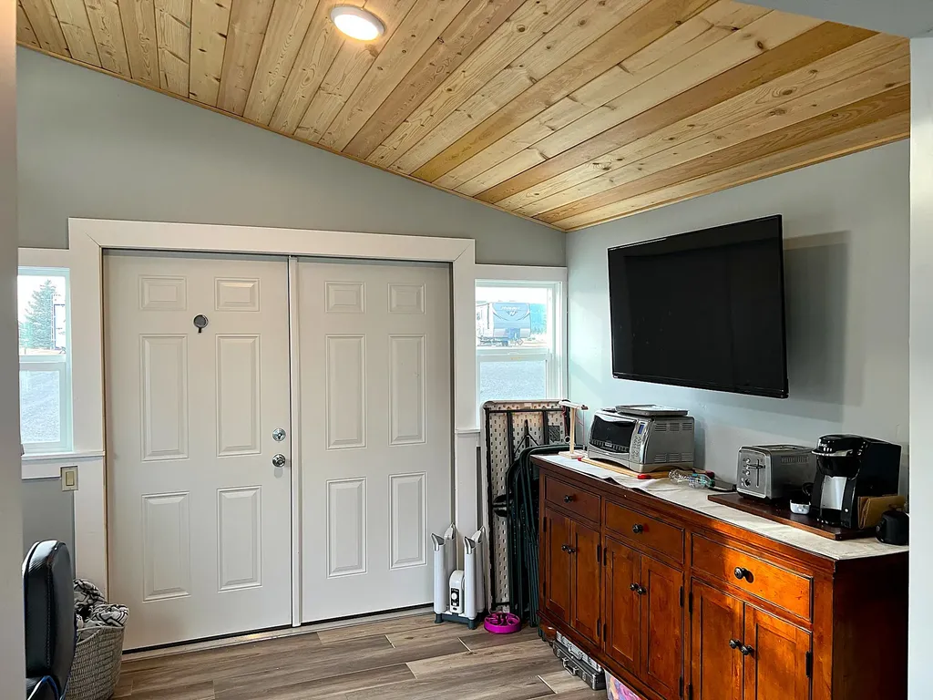 185 Kingfisher Loop Eureka MT 59917
