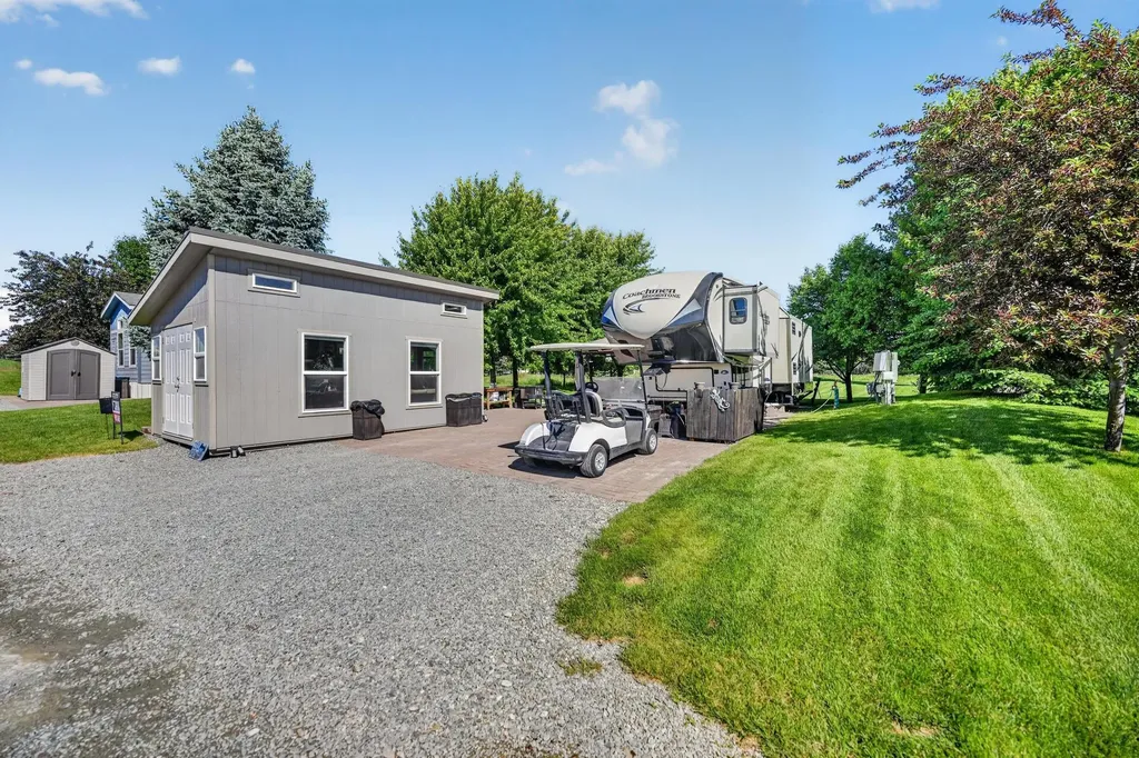 185 Kingfisher Loop Eureka MT 59917