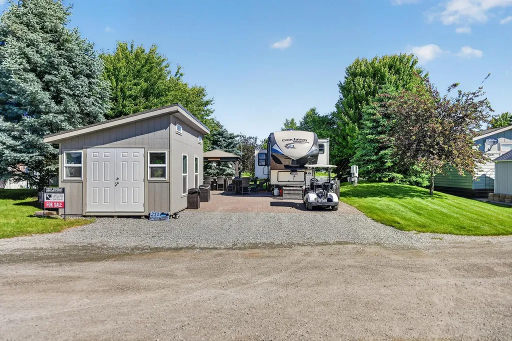 185 Kingfisher Loop Eureka MT 59917