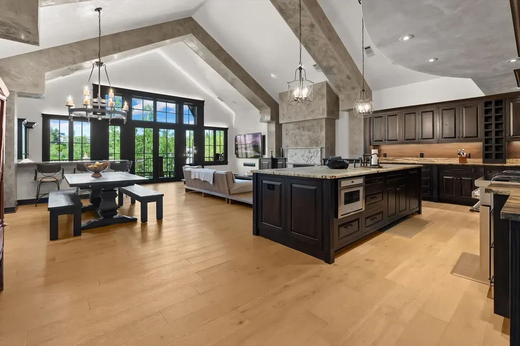 10 Bear Dance Village Bigfork MT 59911