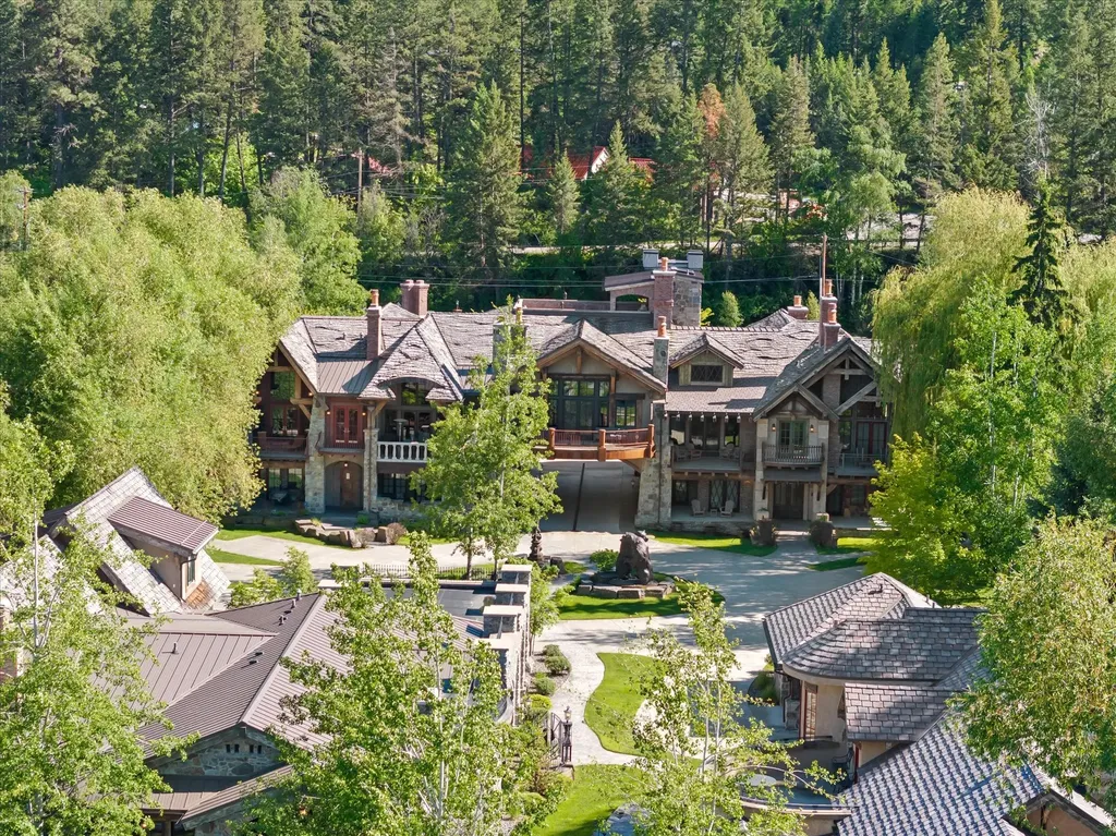 10 Bear Dance Village Bigfork MT 59911
