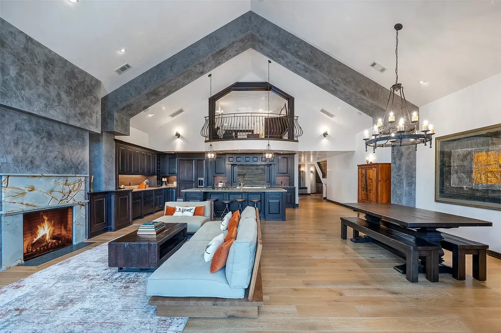 10 Bear Dance Village Bigfork MT 59911