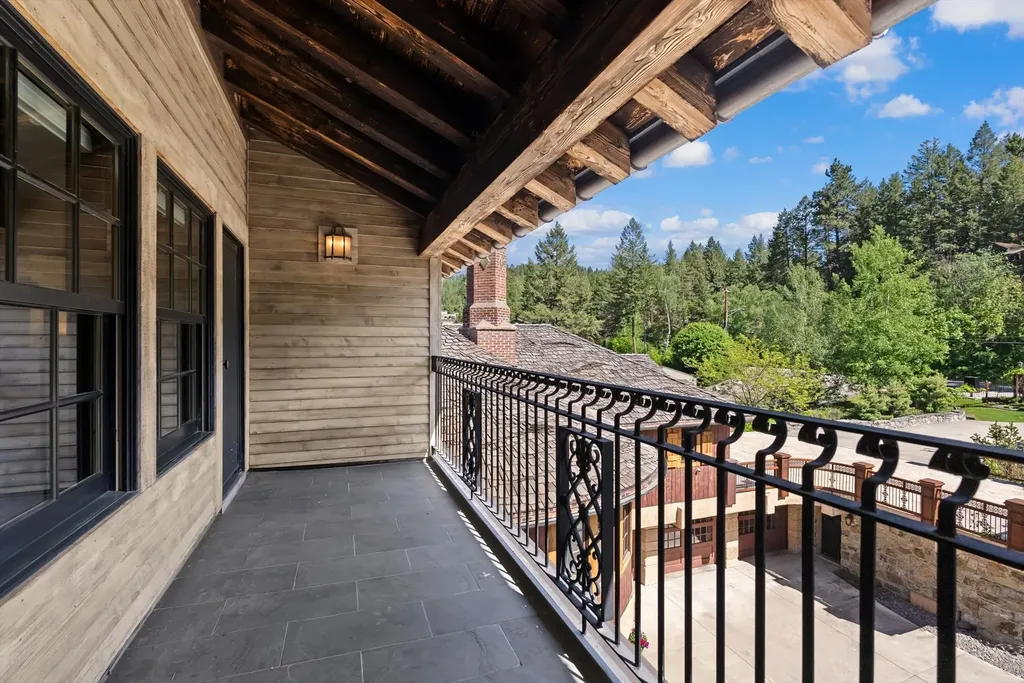 10 Bear Dance Village Bigfork MT 59911