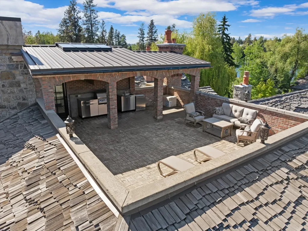 10 Bear Dance Village Bigfork MT 59911