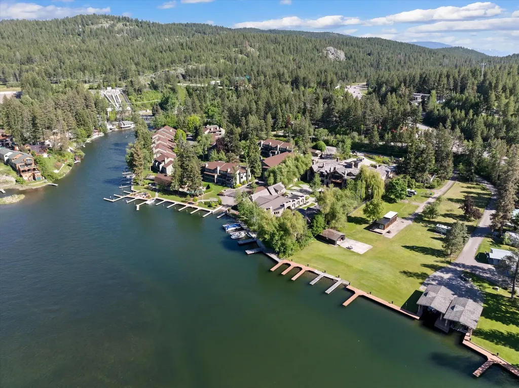 10 Bear Dance Village Bigfork MT 59911