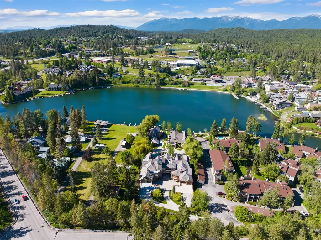 10 Bear Dance Village Bigfork MT 59911