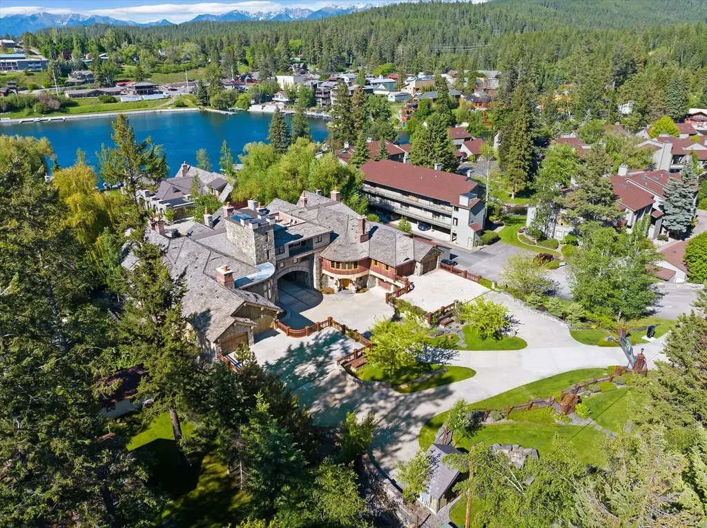 10 Bear Dance Village Bigfork MT 59911