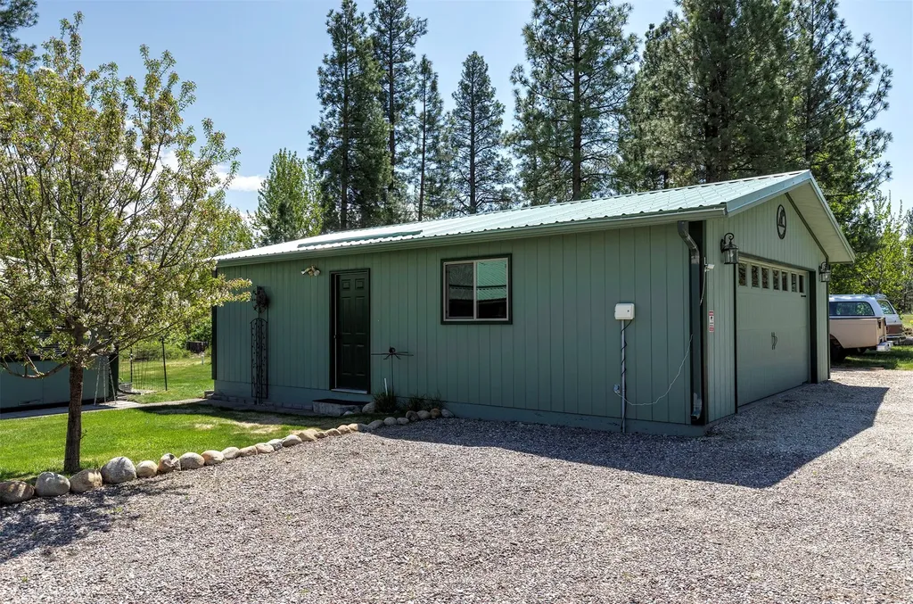 230 Cap Lane Hamilton MT 59840