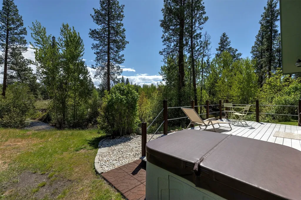 230 Cap Lane Hamilton MT 59840