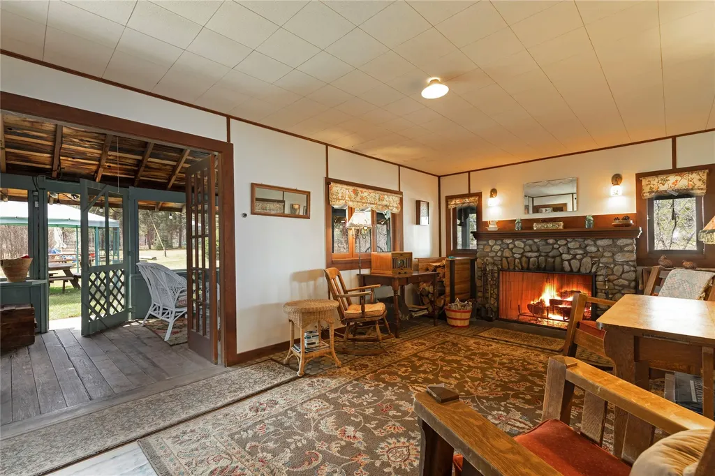 230 Cap Lane Hamilton MT 59840