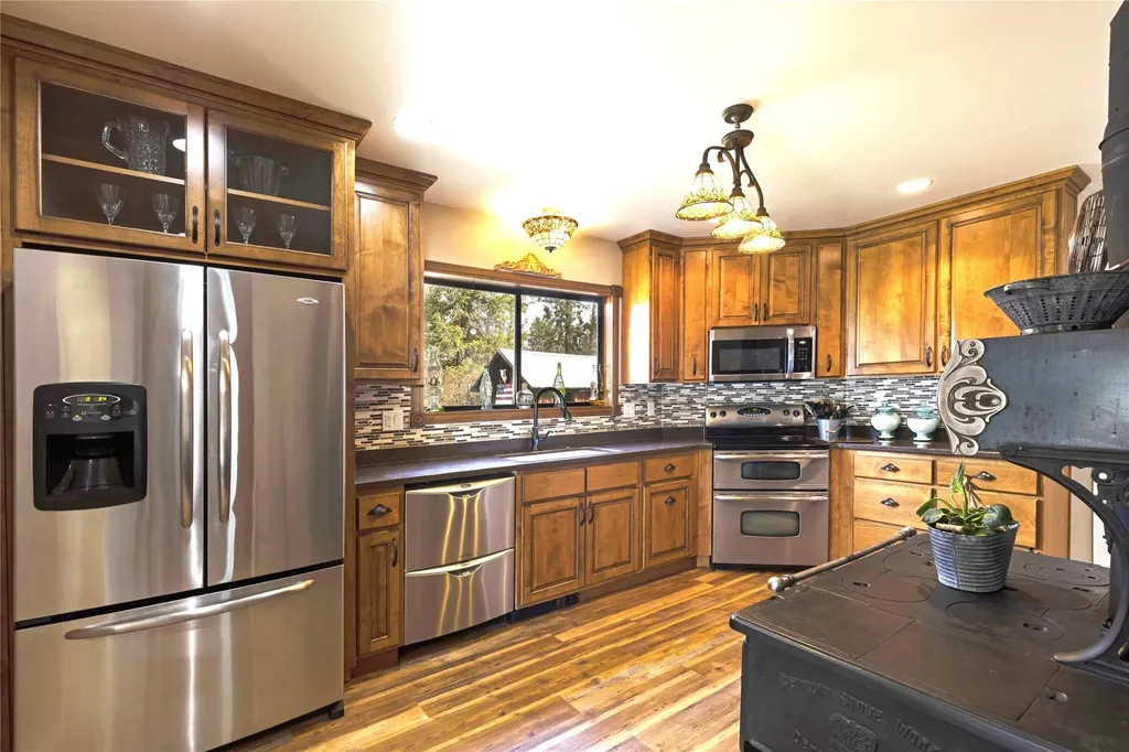 230 Cap Lane Hamilton MT 59840