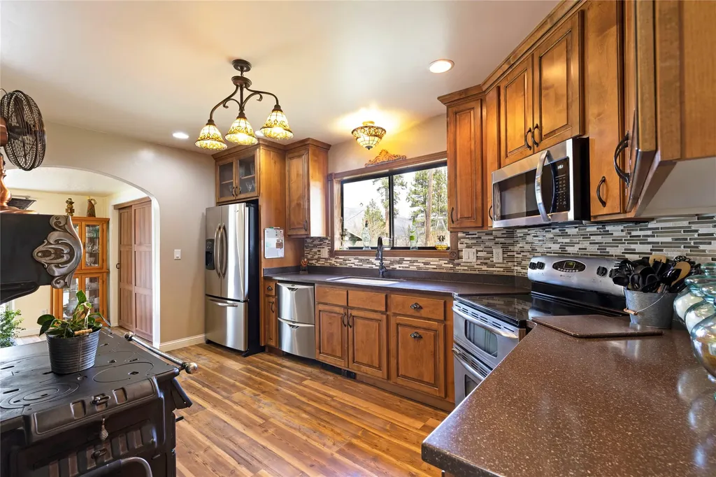 230 Cap Lane Hamilton MT 59840