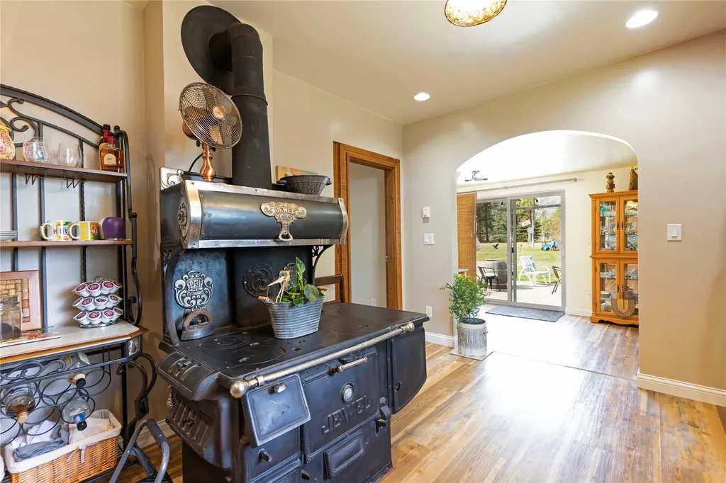 230 Cap Lane Hamilton MT 59840