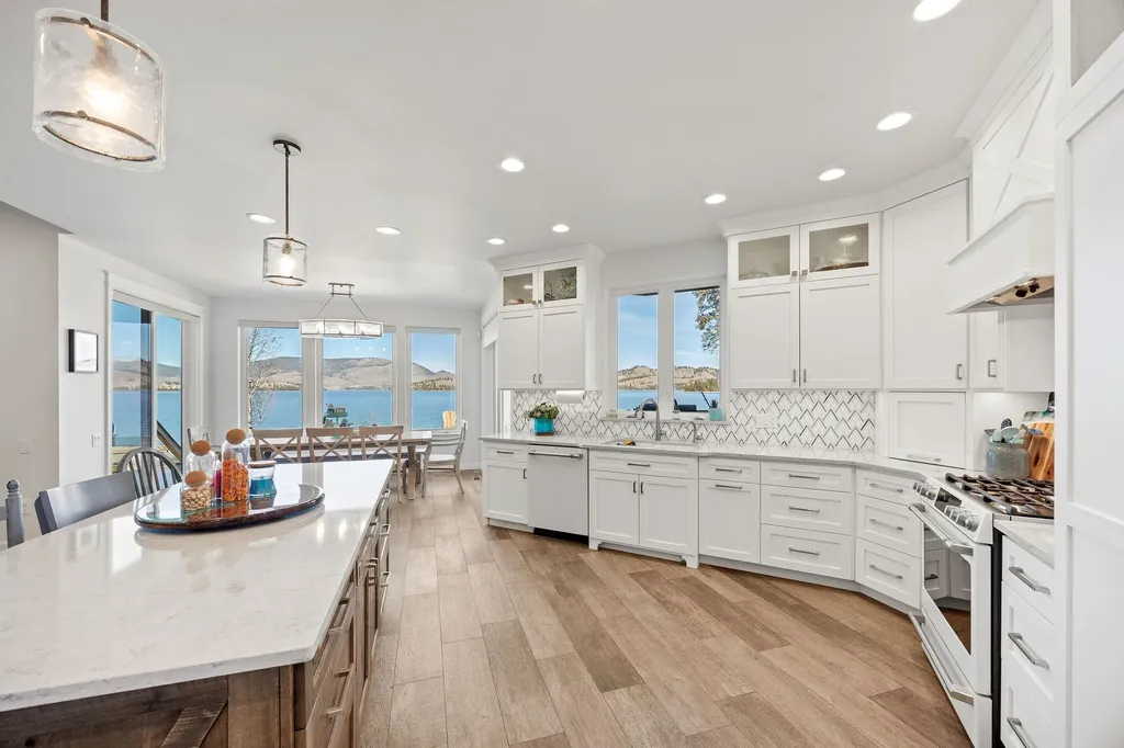 42818 La Bella Lane Big Arm MT 59910