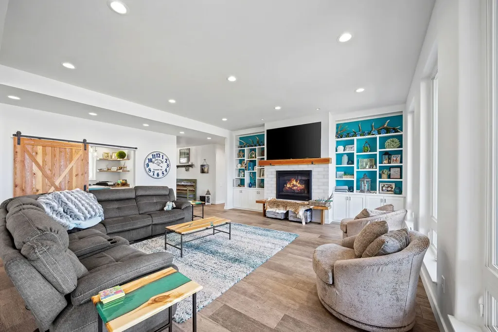 42818 La Bella Lane Big Arm MT 59910