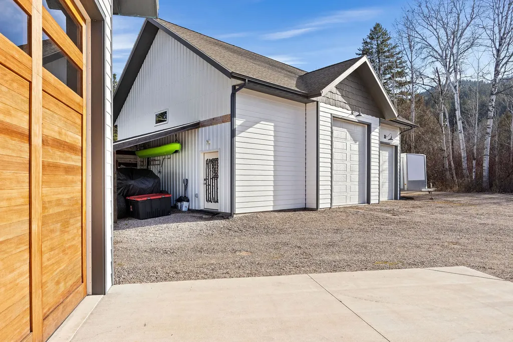 42818 La Bella Lane Big Arm MT 59910