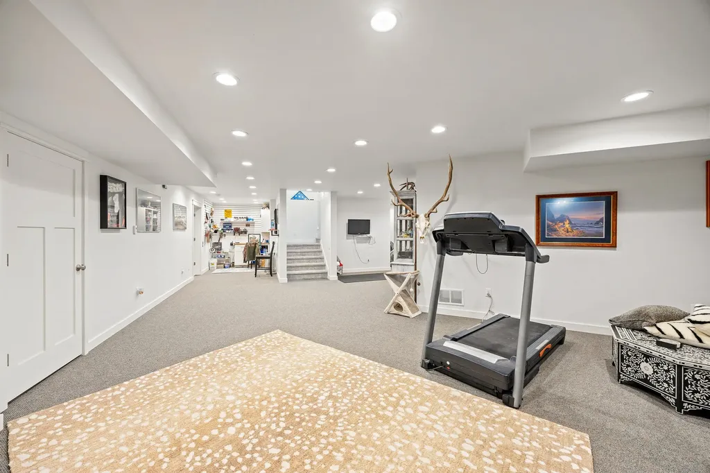 42818 La Bella Lane Big Arm MT 59910