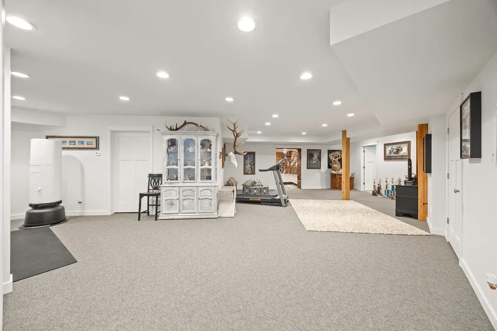42818 La Bella Lane Big Arm MT 59910