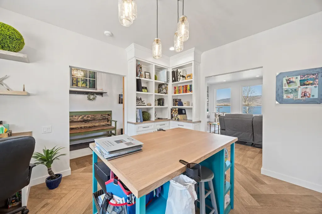 42818 La Bella Lane Big Arm MT 59910