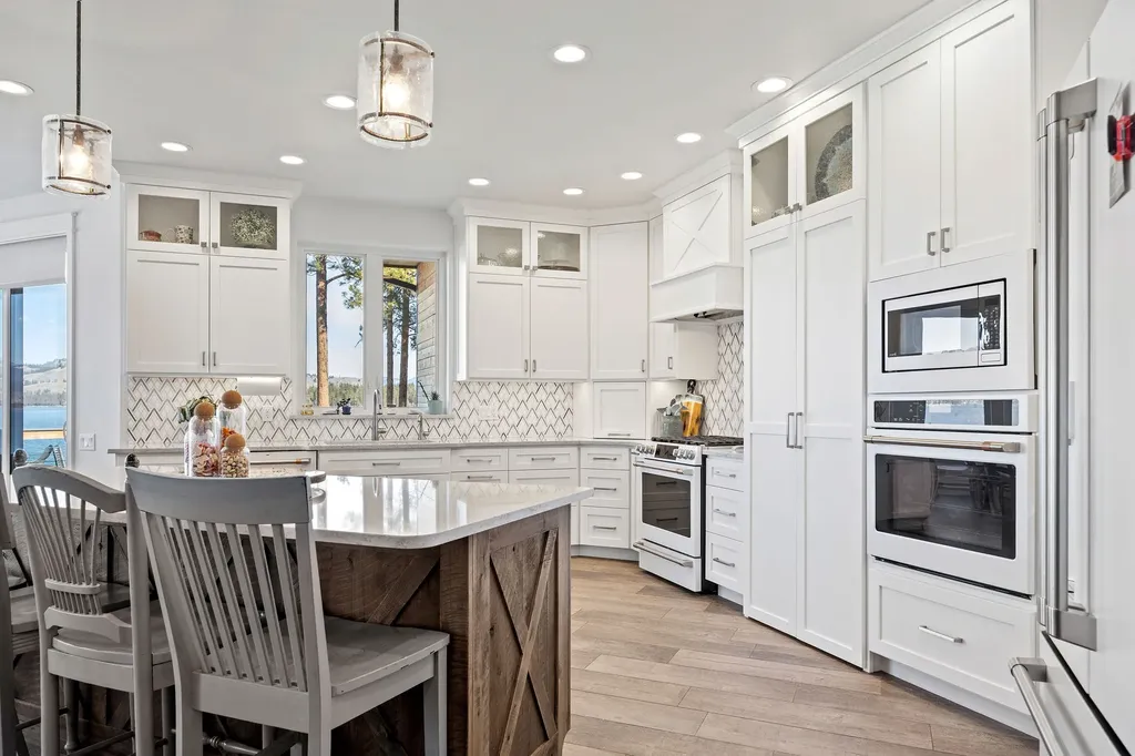 42818 La Bella Lane Big Arm MT 59910